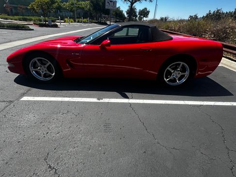 Used 2002 Chevrolet Corvette Convertible w/ Preferred Equipment Group2 RWD image 5