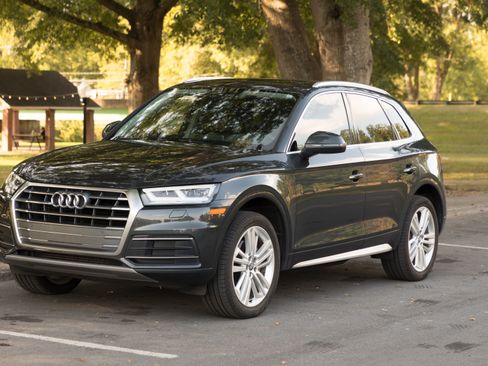 Used 2018 Audi Q5 2.0T Premium Plus w/ Premium Plus Package AWD/4WD image 1