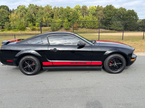 Used 2006 Ford Mustang Coupe image 1