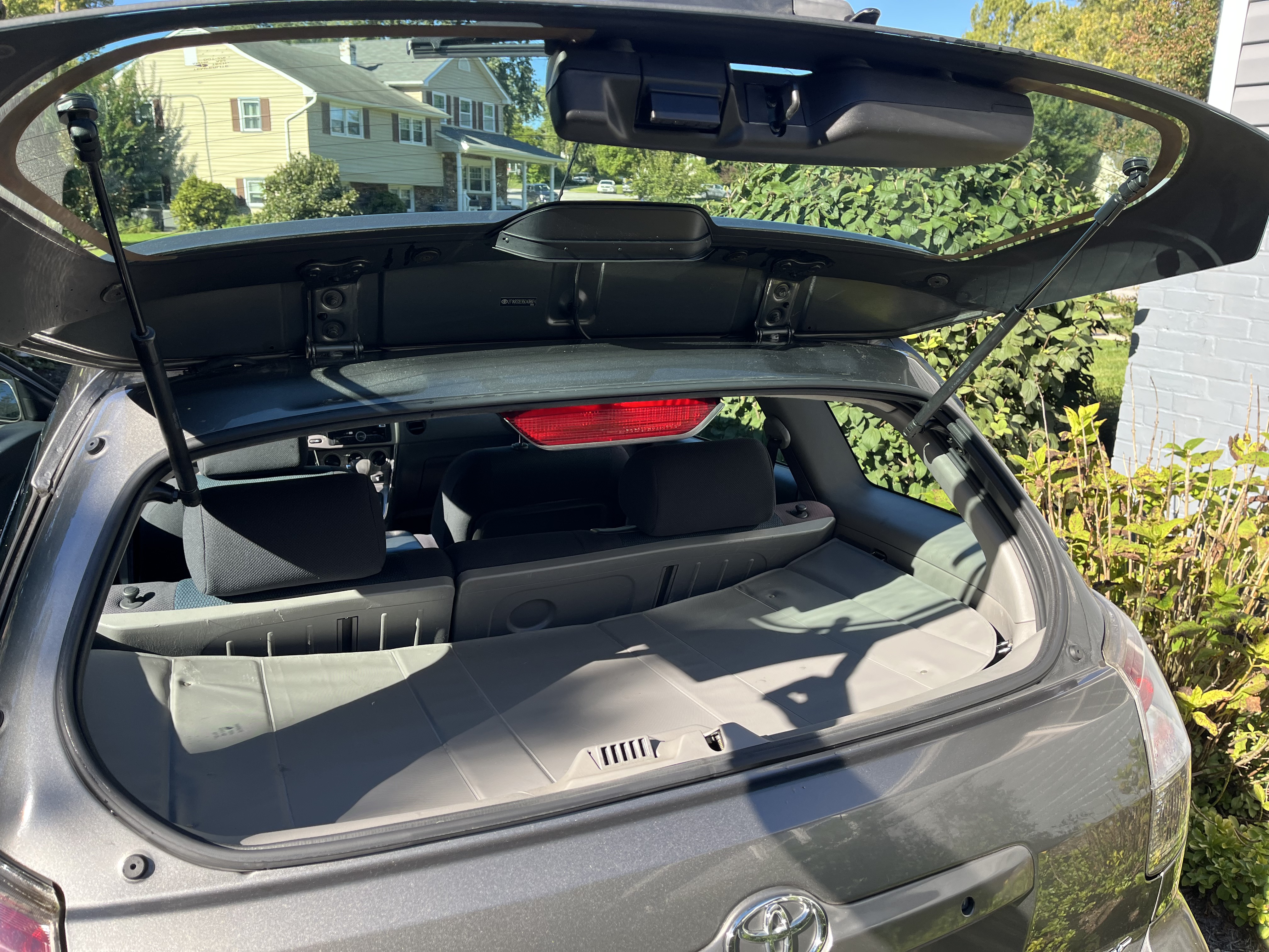 Used 2005 Toyota Matrix XR FWD image 8