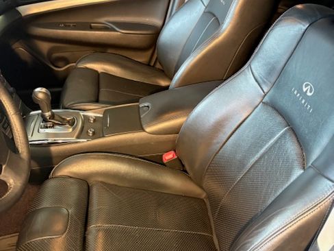 Used 2012 INFINITI G37 Journey w/ Premium Pkg image 11