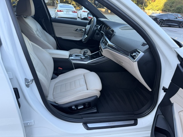 Used 2020 BMW 330i Sedan w/ Convenience Package RWD image 11