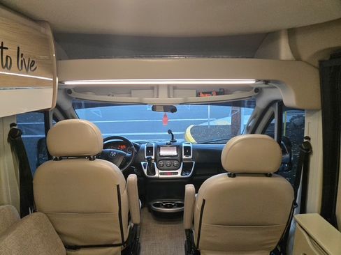 Used 2020 RAM ProMaster 3500 w/ Premium Appearance Group image 14