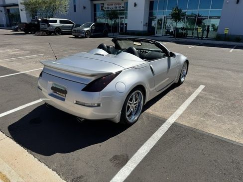 Used 2008 Nissan 350Z Touring RWD image 6