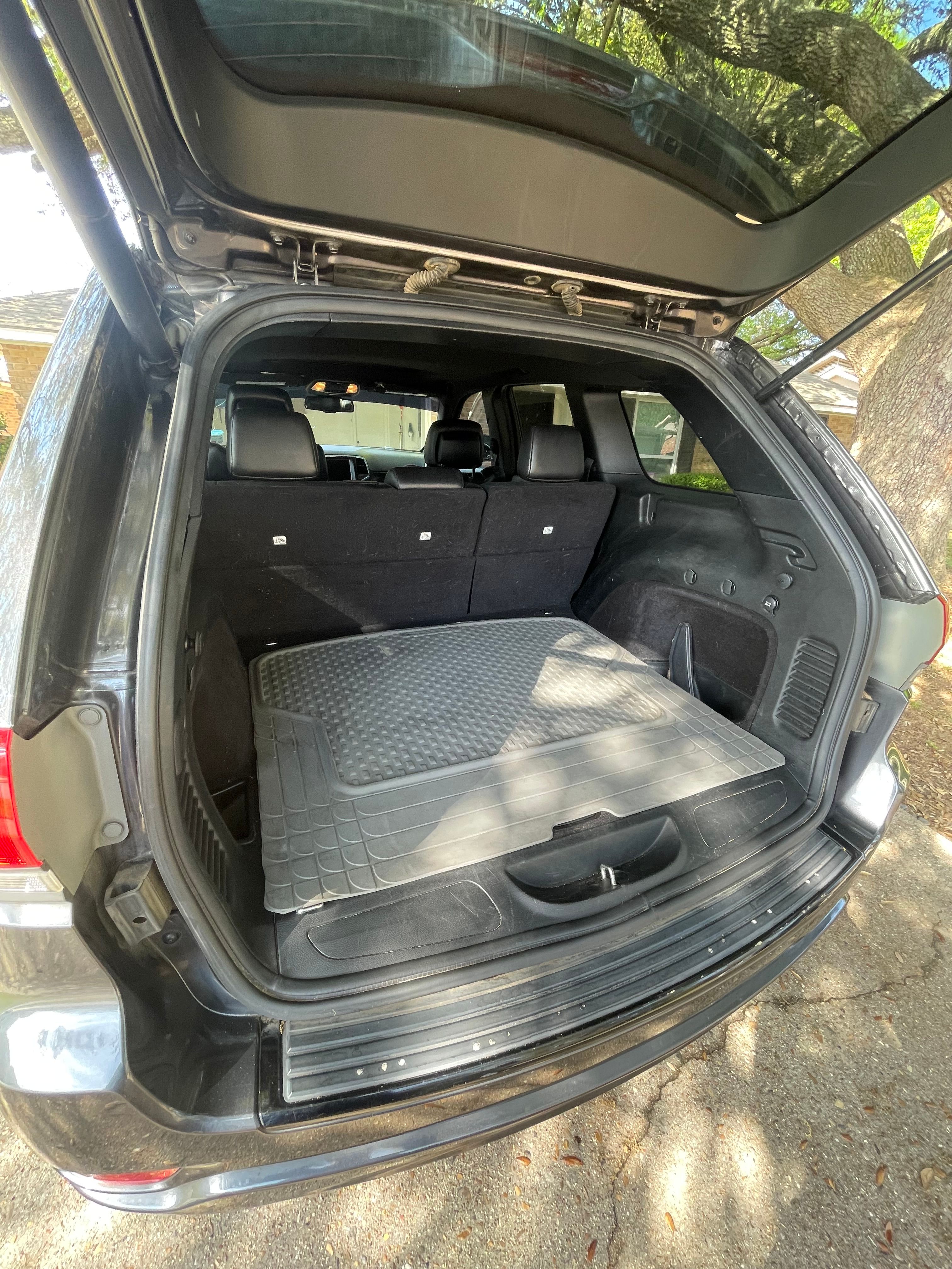 Used 2014 Jeep Grand Cherokee Altitude RWD image 8