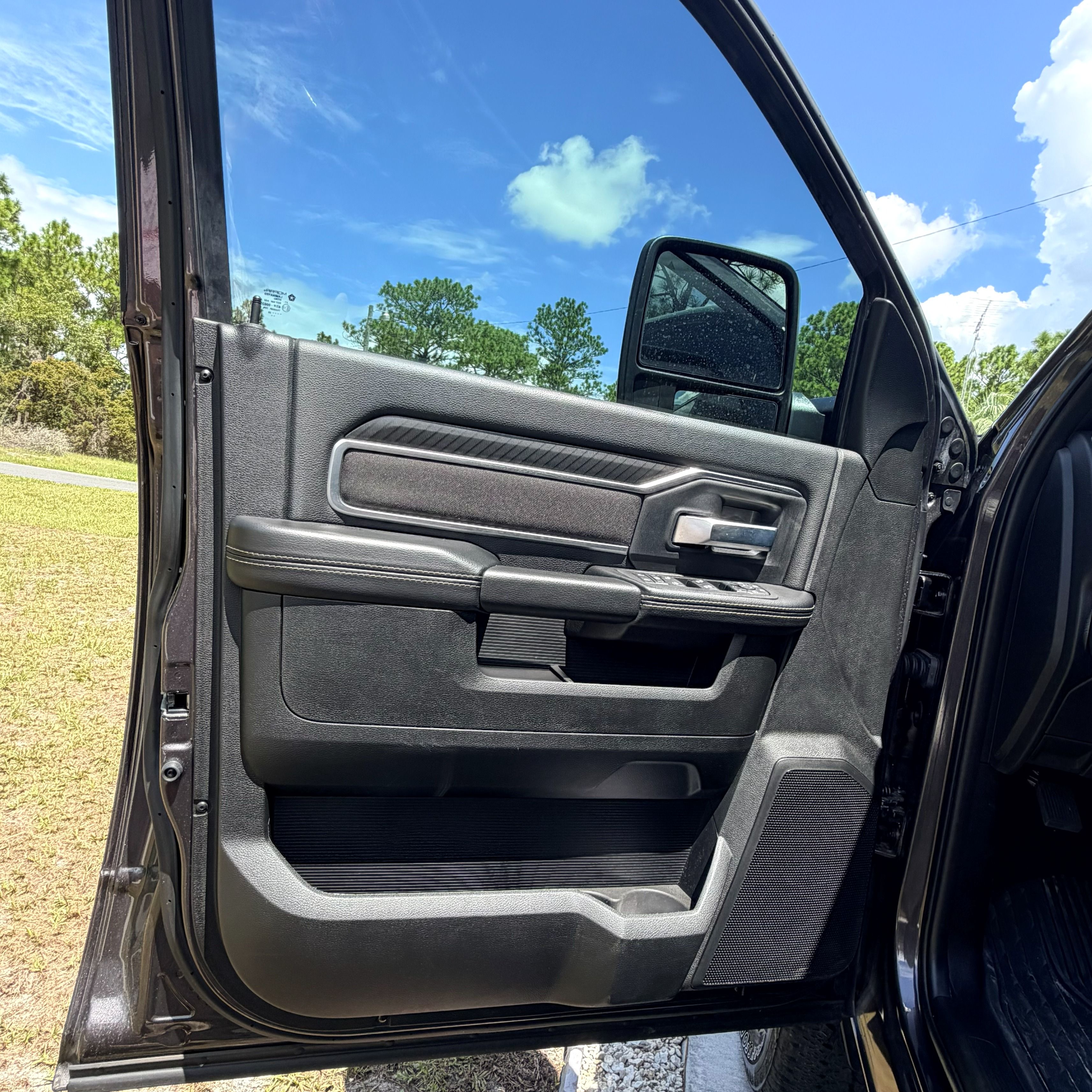 Used 2025 RAM 2500 Big Horn AWD/4WD image 9