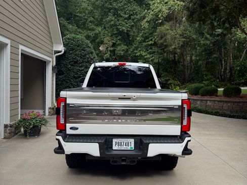 Used 2025 Ford F350 Platinum w/ Platinum Plus Package image 5
