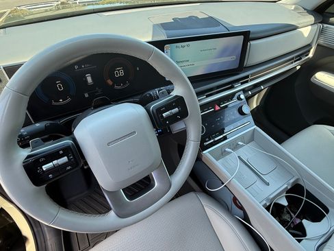 Used 2024 Hyundai Santa Fe SEL image 19