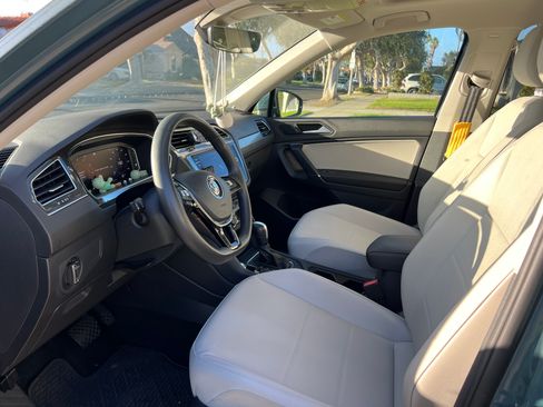 Used 2020 Volkswagen Tiguan SEL image 10