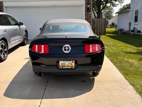 Used 2012 Ford Mustang Premium image 5