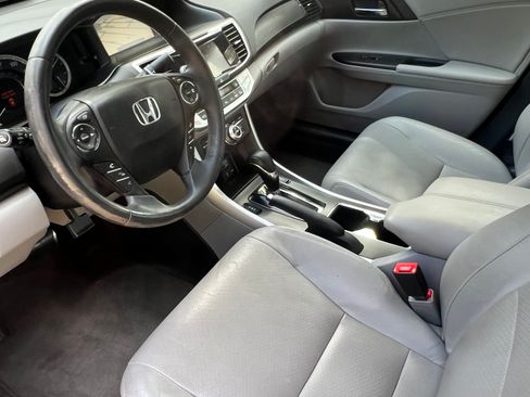 Used 2014 Honda Accord Touring image 14
