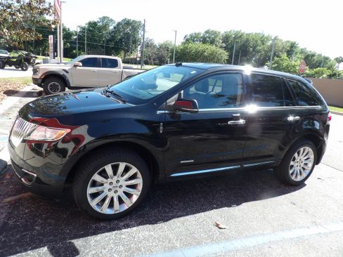 Used 2013 Lincoln MKX FWD image 18