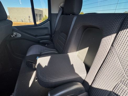 Used 2005 Nissan Frontier NISMO w/ (J01) Sunroof Pkg image 13