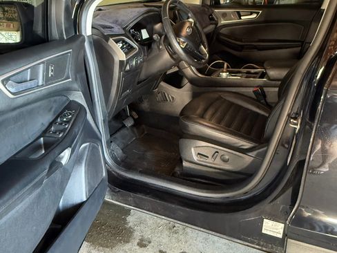 Used 2022 Ford Edge SEL w/ Convenience Package image 5