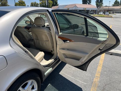 Used 2005 Mercedes-Benz E 320 Sedan image 15