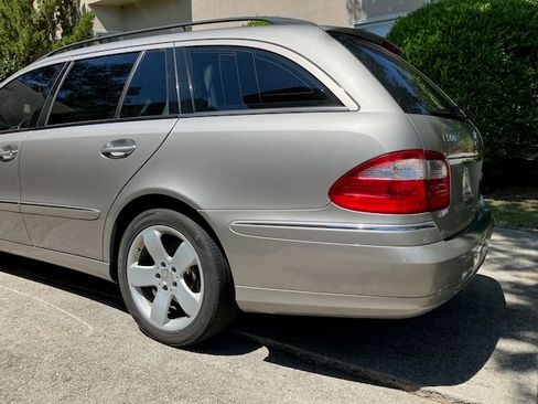 Used 2006 Mercedes-Benz E 500 4MATIC Wagon image 5