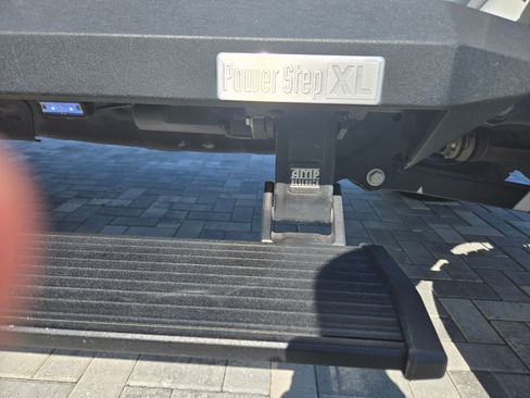 Used 2021 Jeep Gladiator Overland w/ Popular Equipment Package image 12