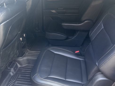 Used 2020 Ford Explorer XLT w/ Equipment Group 202A RWD image 12