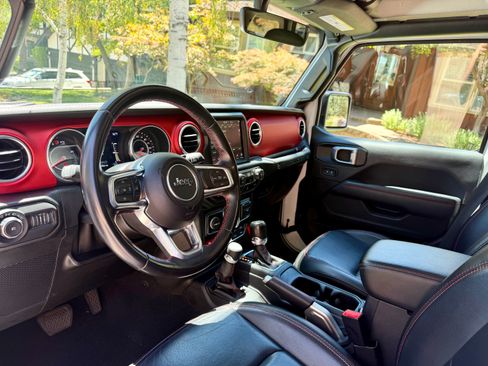 Used 2021 Jeep Wrangler Unlimited Rubicon AWD/4WD image 4