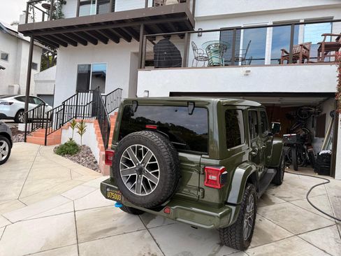 Used 2024 Jeep Wrangler High Altitude AWD/4WD image 9
