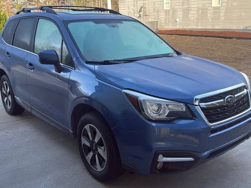 Used 2017 Subaru Forester 2.5i Limited image 2