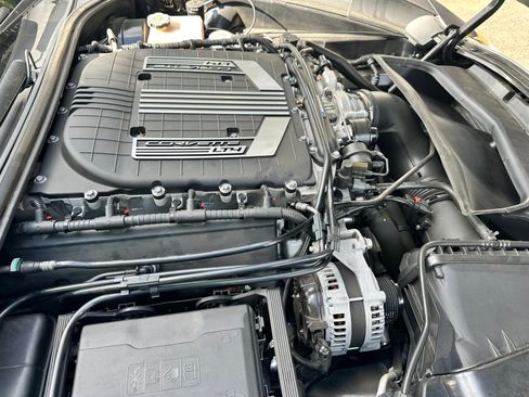 Used 2015 Chevrolet Corvette Z06 w/ 3LZ Preferred Equipment Group RWD image 8