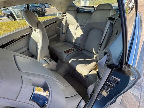 Used 2011 Mercedes-Benz E 350 Cabriolet image 11