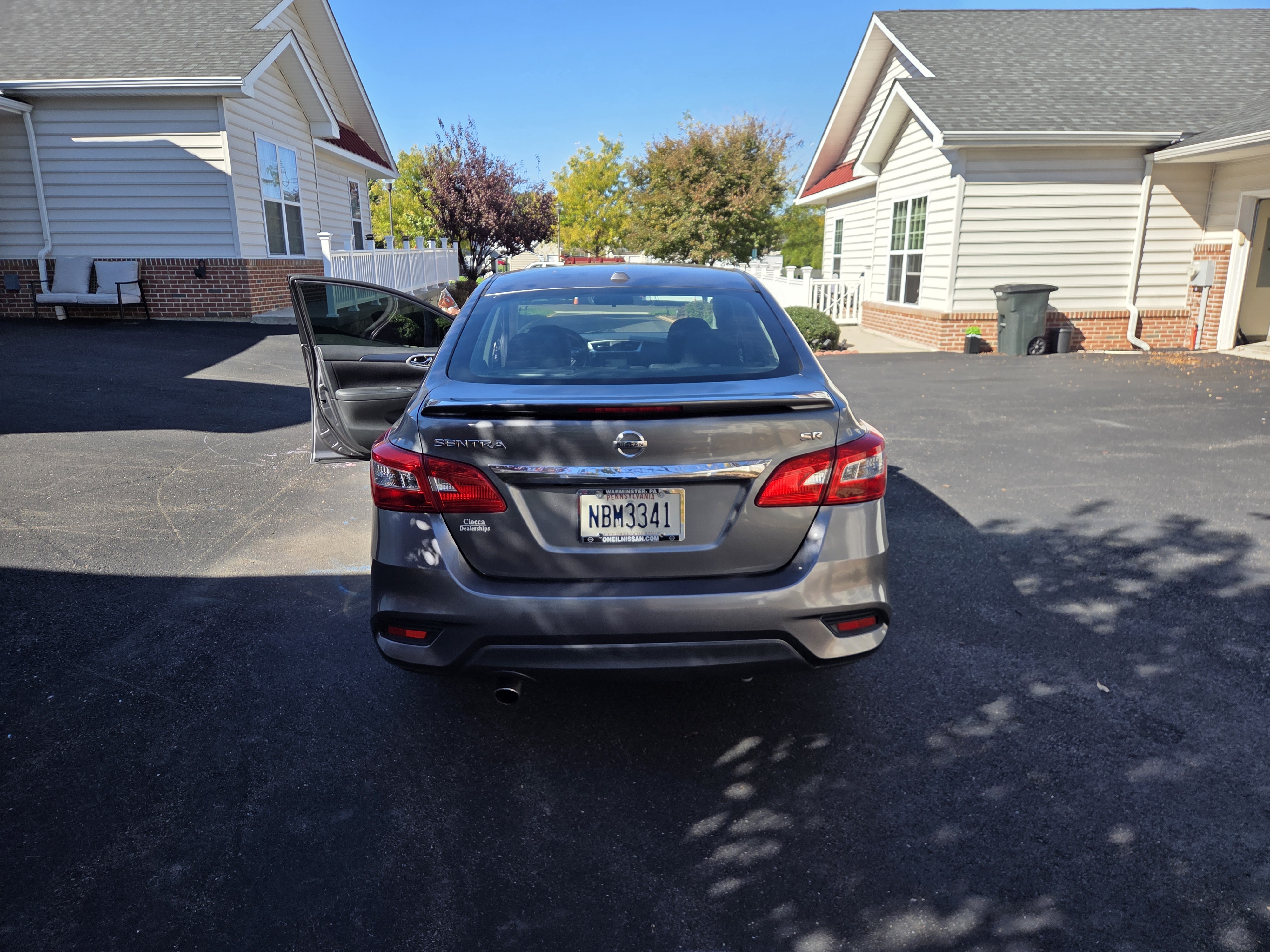 Used 2017 Nissan Sentra SR w/ Driver's Assist Package FWD image 8