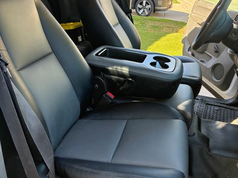 Used 2013 GMC Sierra 2500 W/T w/ Work Truck Preferred Package image 8