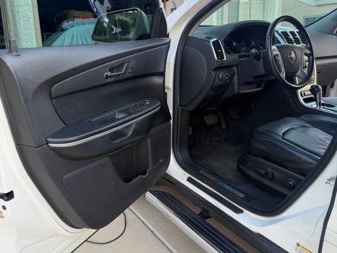 Used 2012 GMC Acadia SLT FWD image 6