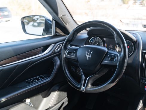 Used 2021 Maserati Levante image 26