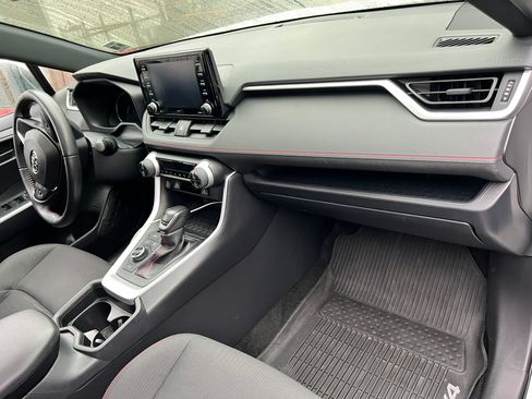 Used 2021 Toyota RAV4 SE w/ Weather & Moonroof Package image 13