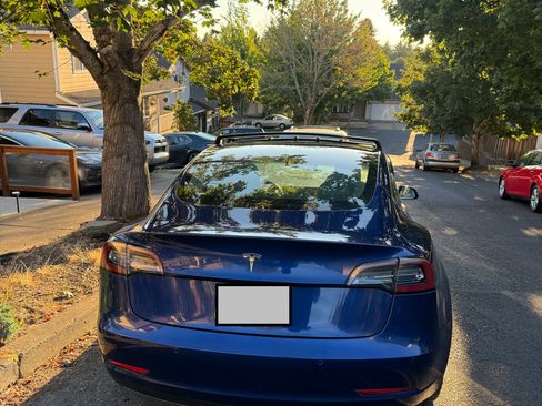 Used 2020 Tesla Model 3 Standard Range Plus RWD image 8