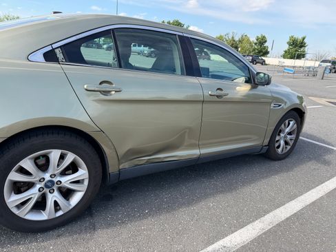 Used 2012 Ford Taurus SEL FWD image 9
