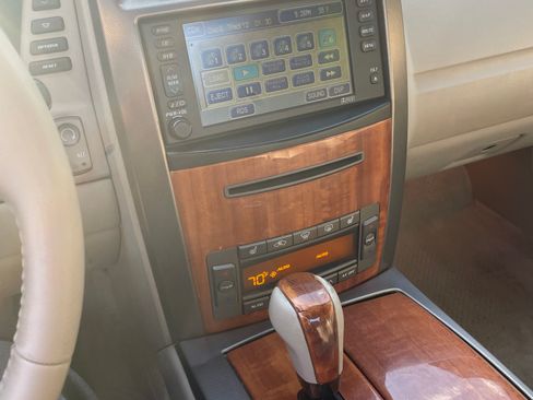 Used 2006 Cadillac XLR image 5