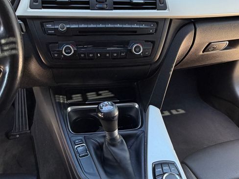 Used 2013 BMW 320i Sedan RWD image 16