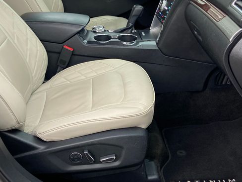 Used 2018 Ford Explorer Platinum AWD/4WD image 13