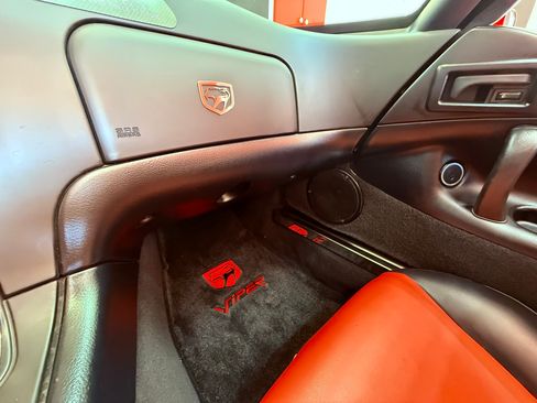 Used 1997 Dodge Viper RT/10 image 12