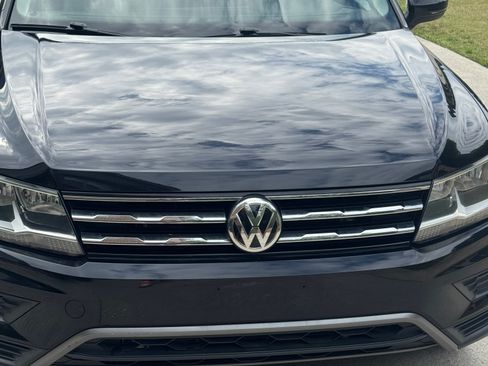 Used 2019 Volkswagen Tiguan SE FWD image 1