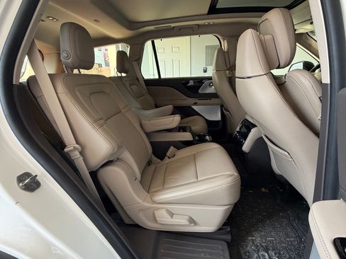 Used 2020 Lincoln Aviator Reserve w/ Equipment Group 202A AWD/4WD image 6