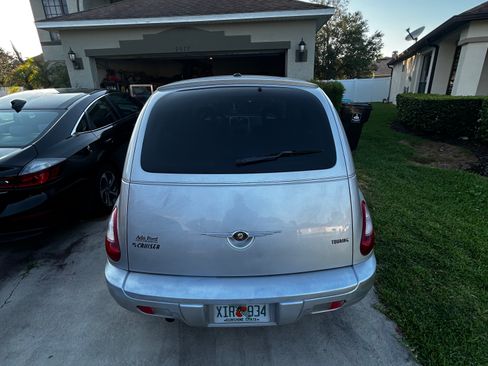 Used 2009 Chrysler PT Cruiser Touring FWD image 9