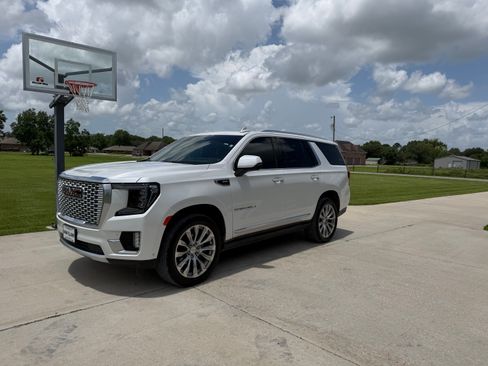 Used 2024 GMC Yukon Denali w/ Denali Reserve Package RWD image 1