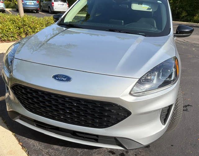 Used 2020 Ford Escape SE Sport AWD/4WD image 2
