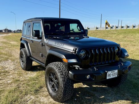 Used 2022 Jeep Wrangler Sport image 4