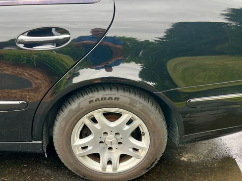 Used 2005 Mercedes-Benz E 320 4MATIC Sedan image 16