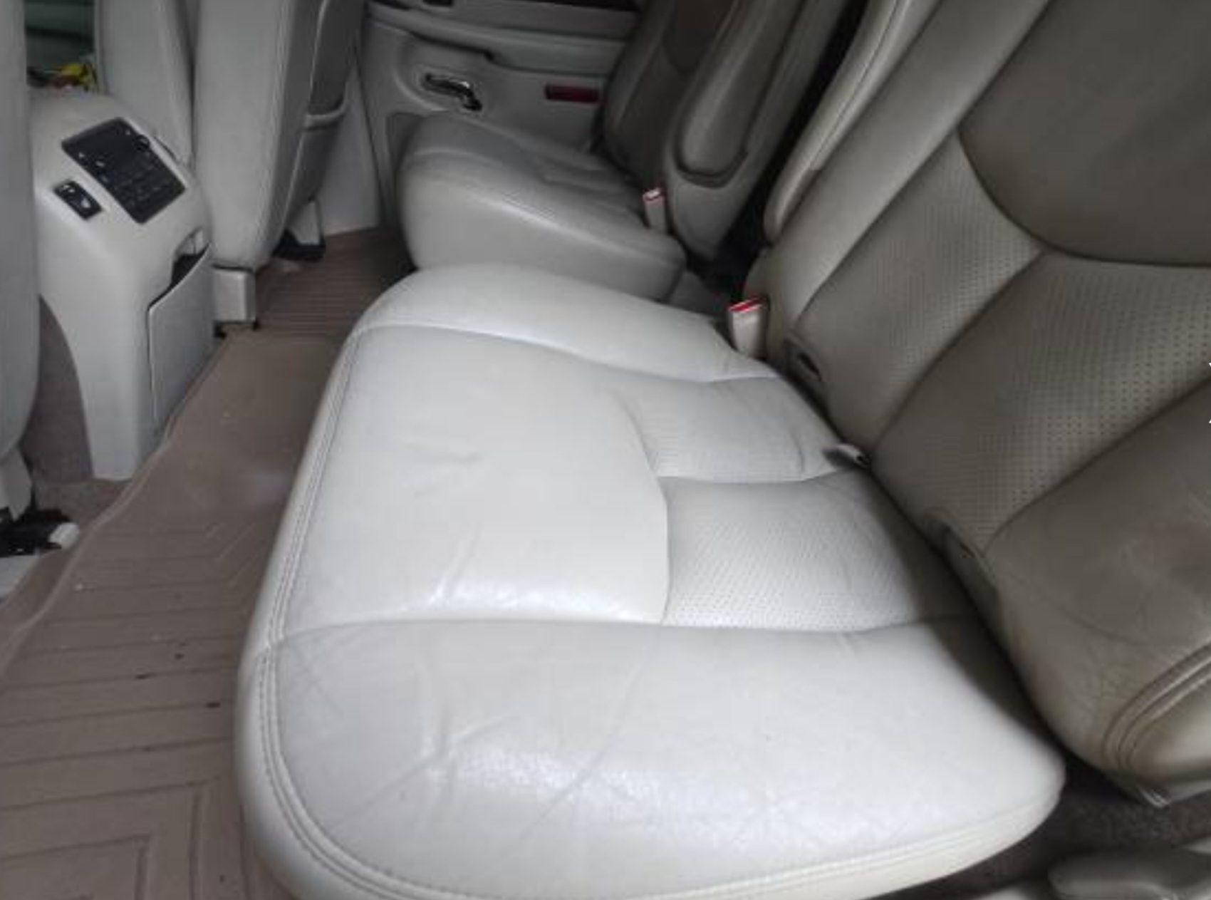 Used 2004 Cadillac Escalade AWD image 14