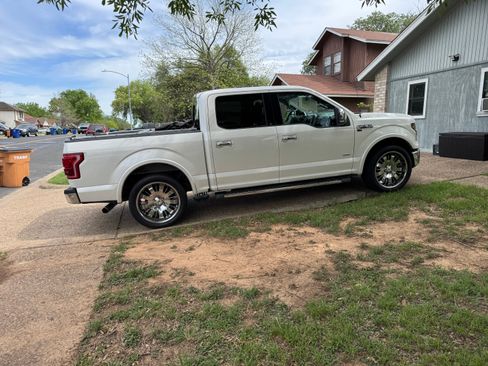 Used 2015 Ford F150 Lariat image 6