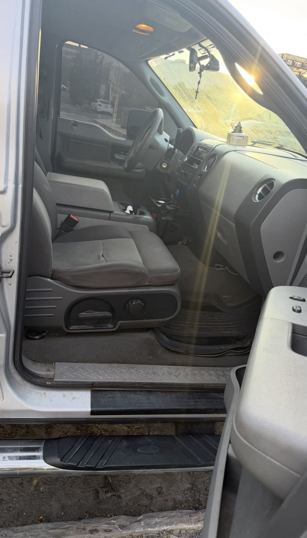 Used 2005 Ford F150 Lariat AWD/4WD image 12