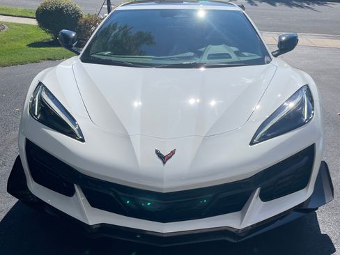 Used 2024 Chevrolet Corvette Z06 w/ Z07 Performance Package RWD image 4