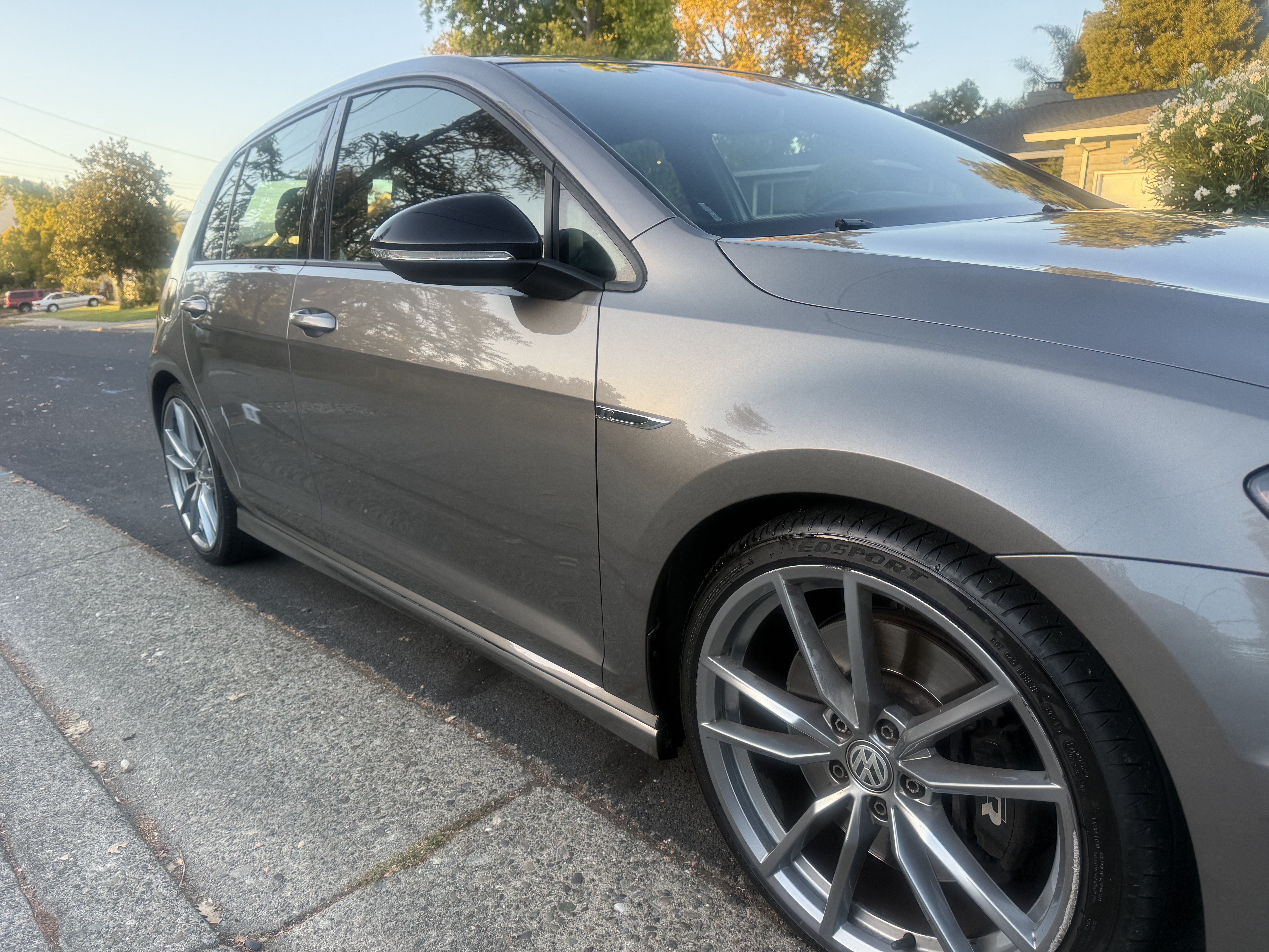 Used 2017 Volkswagen Golf 4-Door AWD/4WD image 10